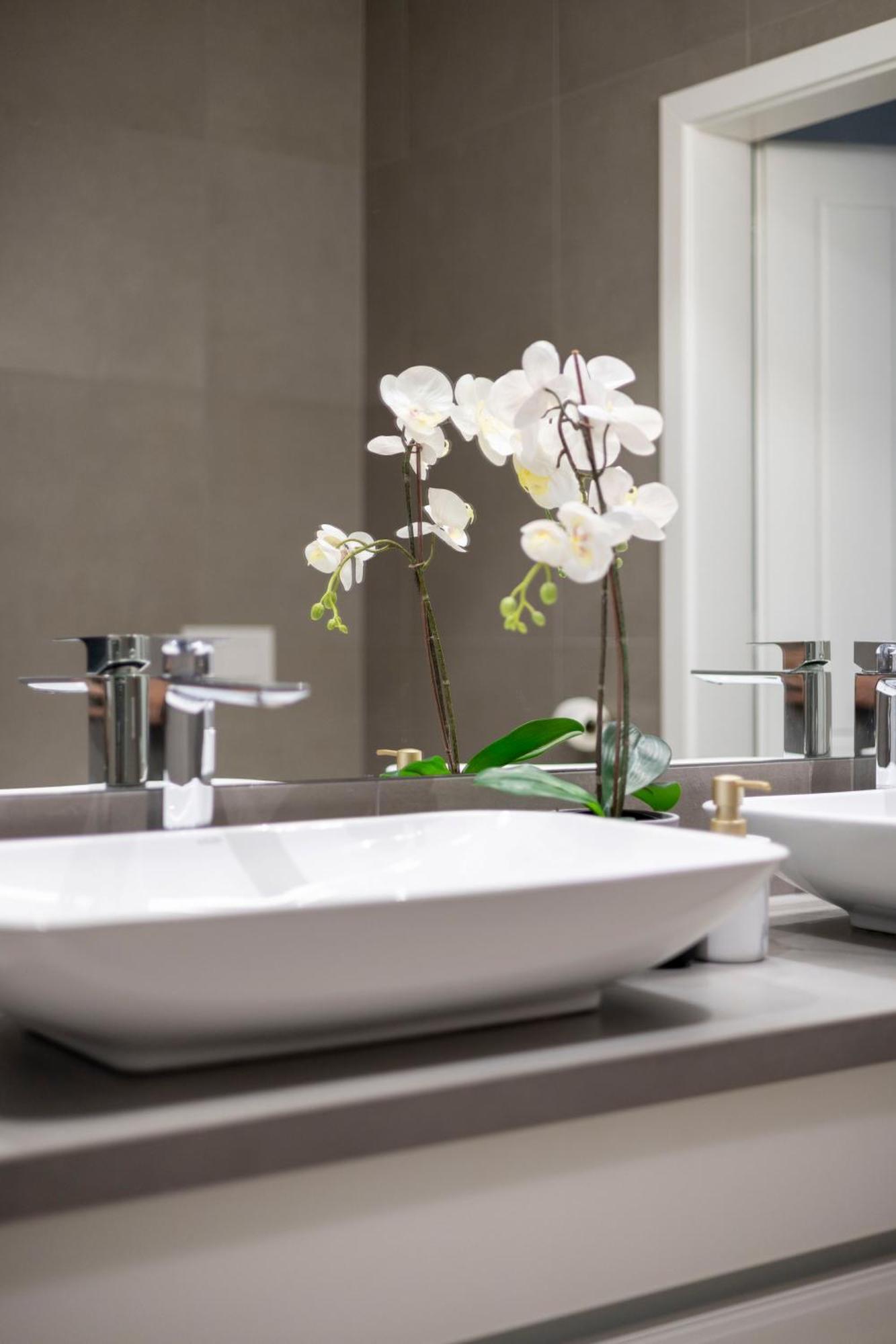 Stylish & Spacious By Prestige Homes Apartamento Budapeste